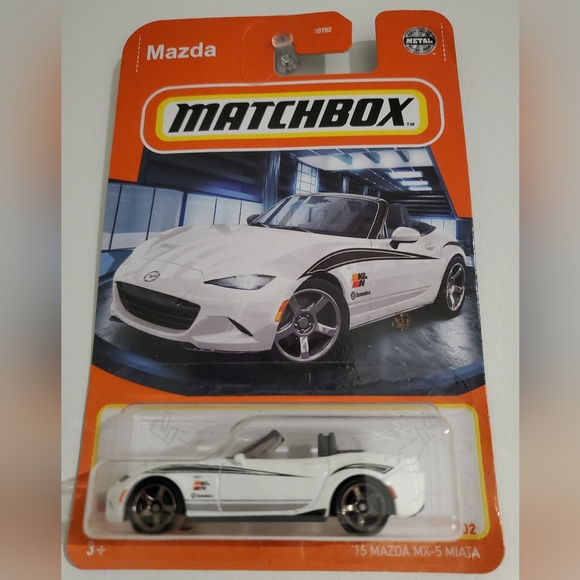 2015 Mazda Miata MX-5 Matchbox Car Diecast White - Picture 1 of 4